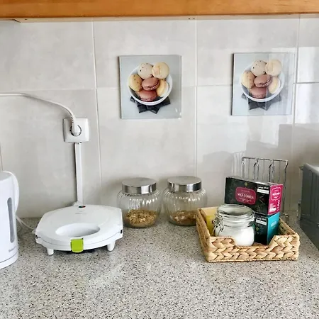 Comfortable With Balcony And Sea View In 50 M² Apartamento Lisboa