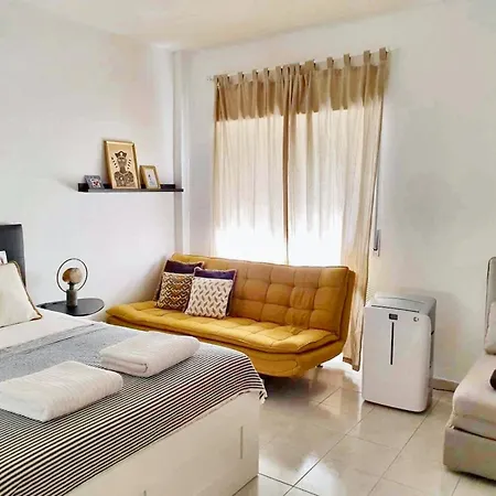 Comfortable With Balcony And Sea View In 50 M² Apartamento Lisboa