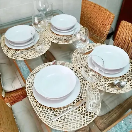 Comfortable With Balcony And Sea View In 50 M² Lisbon