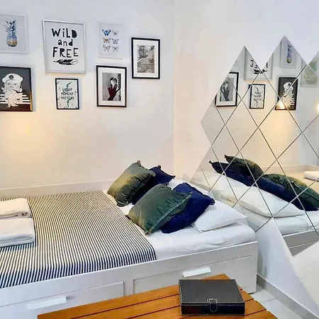Apartment Comfortable With Balcony And Sea View In 50 M² *