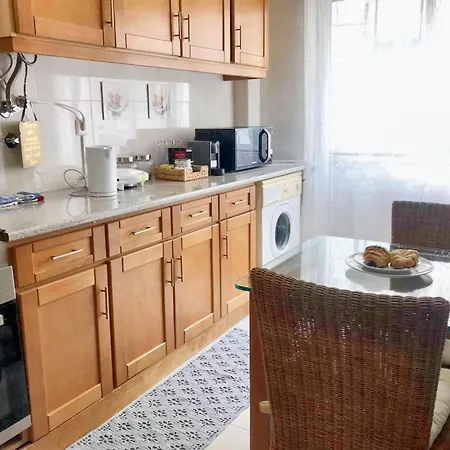 Comfortable With Balcony And Sea View In 50 M² * Lisbon